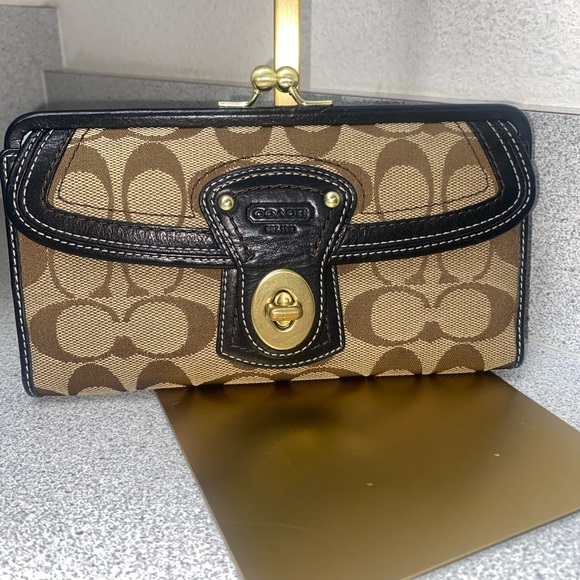 Coach Legacy Kisslock and Turnlock Tan and Black Wallet EUC - Picture 11 of 16